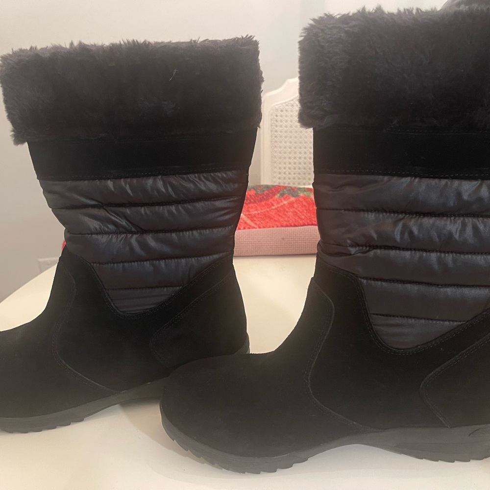 Land’s End snow boot. Winter boots. Black boots